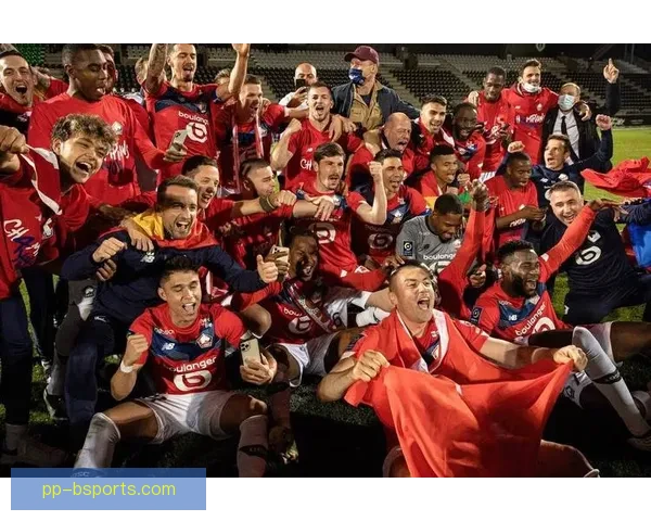 从法甲垫底到欧战门票里昂上演赛季级奇迹逆袭震撼足坛再次改写命运